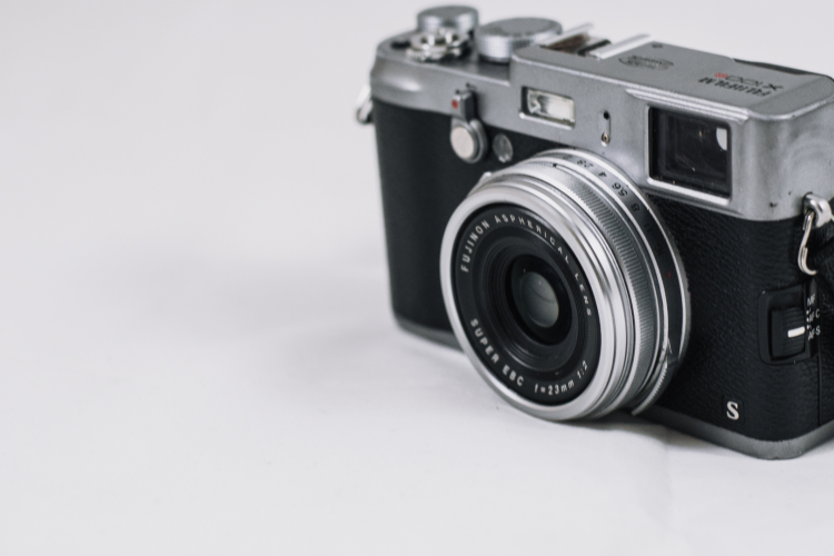 Fotografie “artistiche” versus fotografie semplici. Il Tribunale di Roma torna sul tema