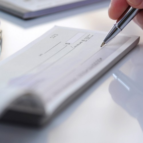 Assegno bancario: se privo di data vale solo come promessa di pagamento