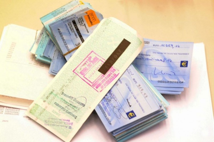 Pagamento del titolo di credito. La banca e’ obbligata ad attivarsi per impedire il protesto