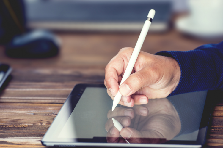 Sottoscrizione di contratti bancari: per la Corte di Cassazione è sufficiente il “point and click”