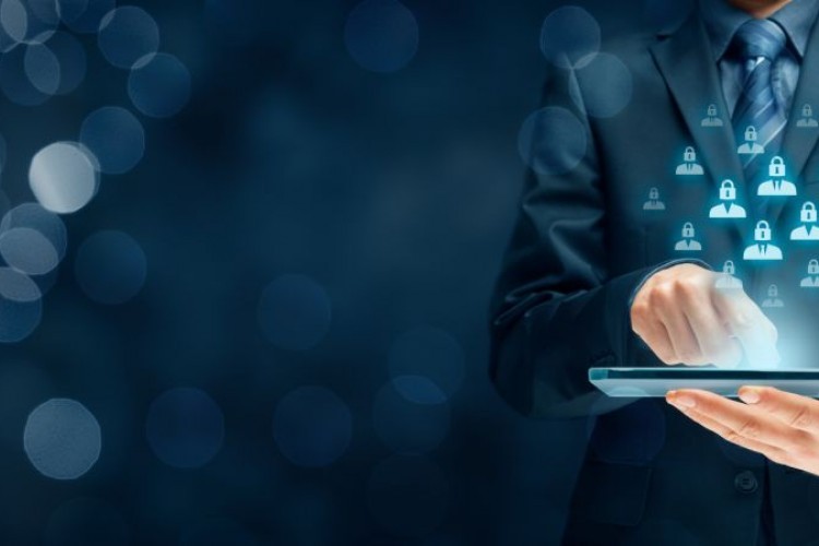 Maxi sanzione per H&M: gravi violazioni nella privacy dei dipendenti