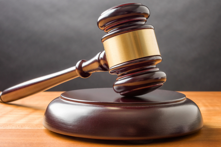 Modificazione delle facoltà di delega del diritto di voto del socio in assemblea ed esercizio del diritto di recesso dalla società