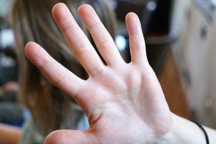 Violenza sessuale: vietata la pubblicazione di informazioni che possano identificare la vittima, anche indirettamente