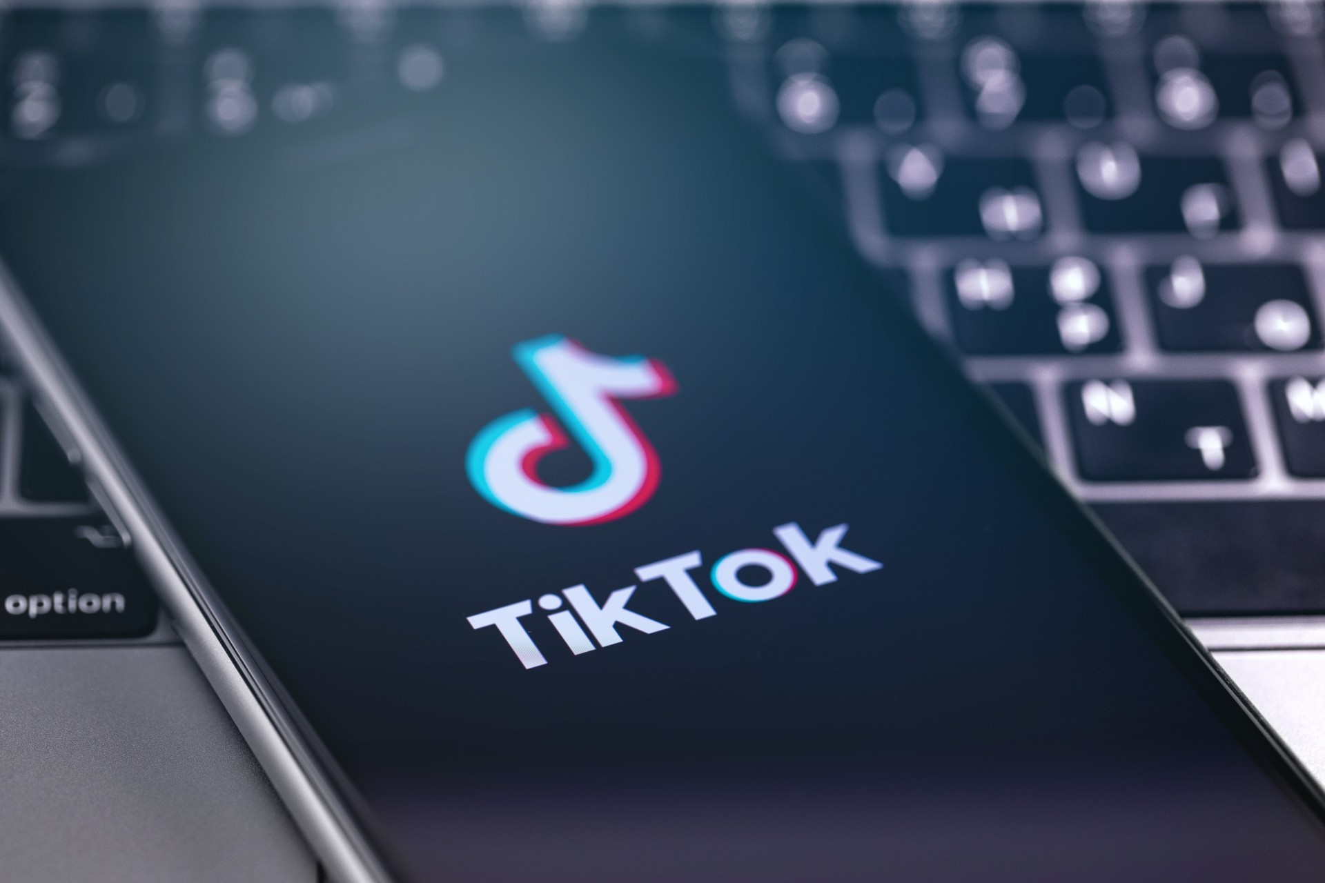 Veto del Garante alla pubblicità personalizzata promossa da TikTok