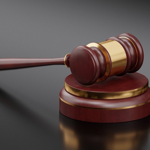 Aumento di capitale nella s.r.l., annullabilità della delibera assembleare in violazione del diritto di opzione dei soci e trasferibilità del diritto di opzione