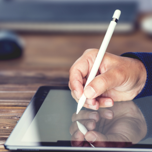 Firma elettronica leggera nei contratti bancari e di investimento: il “point and click” soddisfa il requisito della forma scritta