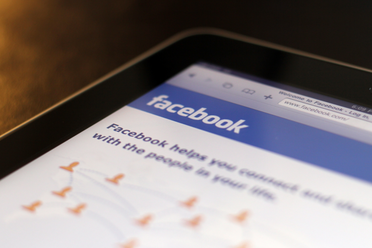 Facebook elimina il profilo di un utente per “ritorsione”: condannata al risarcimento del danno