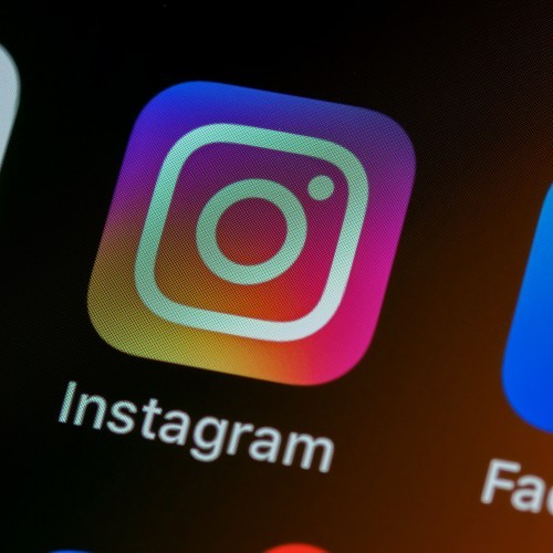 Diffamazione attraverso Facebook e Instagram, portata territoriale dell’ordine di rimozione