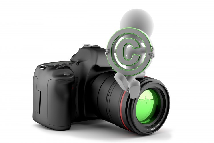 Le fotografie di mera cronaca di eventi non sono tutelabili ex art. 2 L.d.A. per difetto di creatività